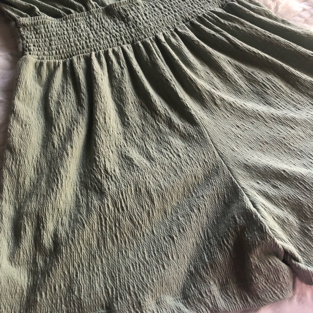 Nine West sage green v neck romper size M - Picture 9 of 12